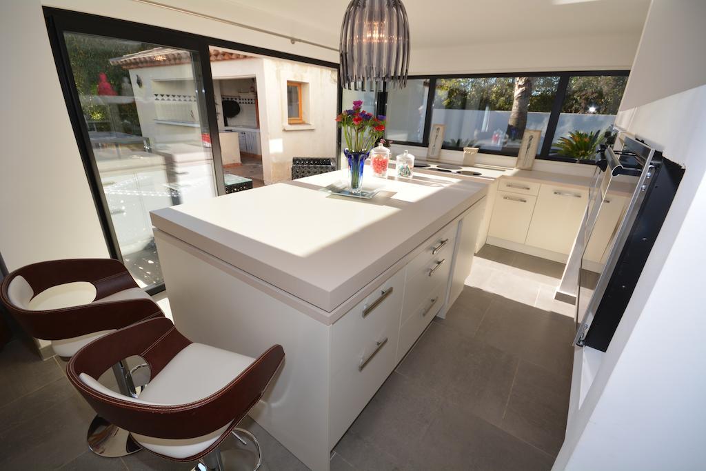 La Villa Blanche Sanary-sur-Mer Bagian luar foto