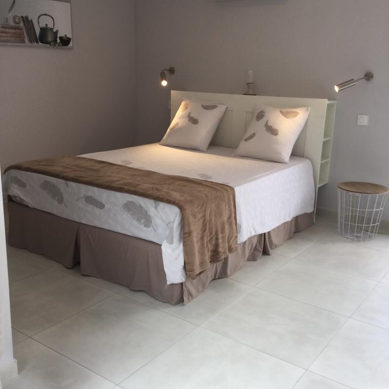 La Villa Blanche Sanary-sur-Mer Bagian luar foto